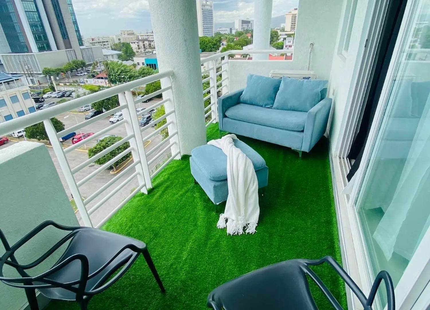 Modern Apartment In The Heart Of New Kingston 0*,  Jamaica